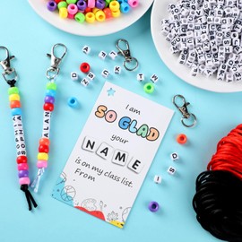 Suncalla 984 Pcs 24 Set Keychain Making Kit DIY Back Key Chain Gift Crafts Bead Adjustable Letter Beads Cards Strings Kit Welcome First Day Gift Backpack Accessories Party Favors