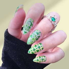 St. Patrick's Day Press on Nails Medium, Cute Green Clover Shamrock Fake Nails Almond Press On Leaves Design Irish National Day False Nails St. Patrick's Day Nail Decorations Spring Nail Supplies