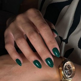 KQueenest Upgrade Thick Acrylic Press on Nails Short Oval, Christmas Dark Green Nails Press on, Dark Color Oval Fake Nails for Women Mani, Natural Fit Short Almond Glue on Nails Short Round in 24 Pcs