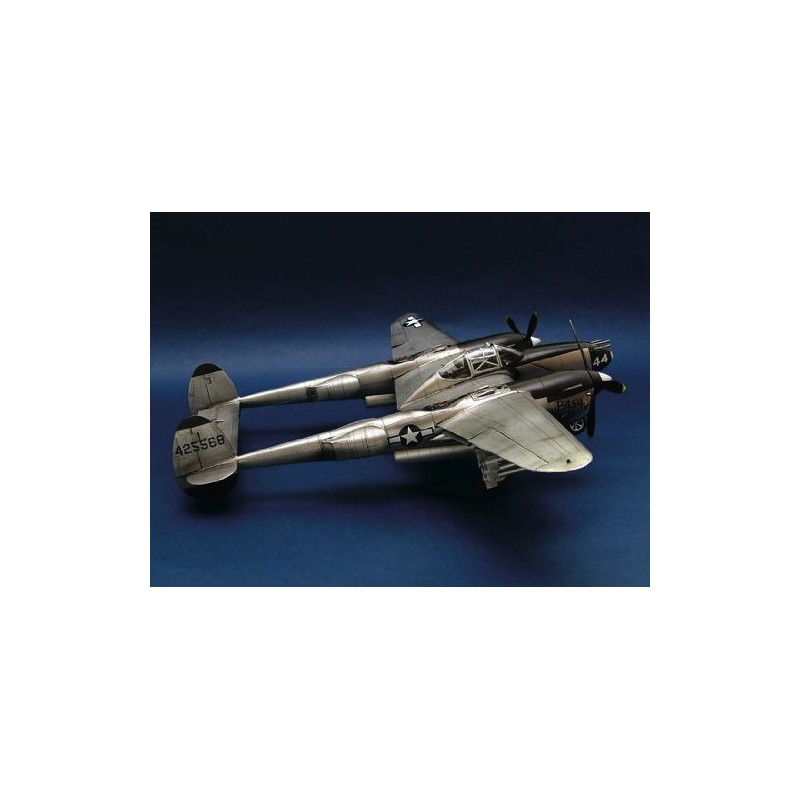 Trumpeter 1/32 P38L-5-LO Lightning Fighter