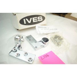 Ives 7212 BTM US26D 3/4" Offset Bottom Pivot RH 200lbs Satin Chrome 3/4" Offset