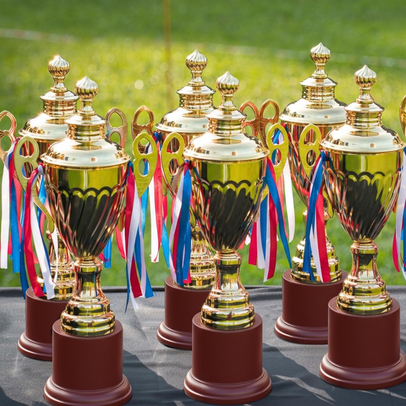 Chunful 1 Pack 3.94 x 3.94 Cherry Wood Base Trophy