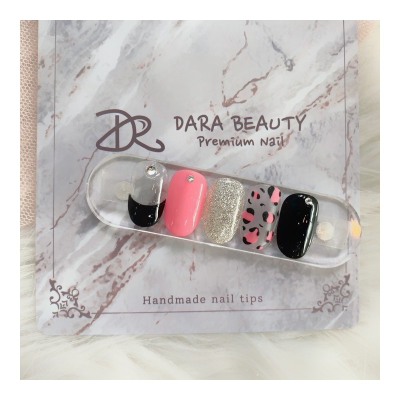 Next day delivery⭐Blackpink Hope Nail⭐ / 다음날발송⭐블랙핑크 호피네일⭐