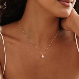 Gold Necklace for Women,Dainty 14k Gold Plated Pearl Pendant Necklace Fashion Wedding Prom Necklace Cute Single Pearl Drop Chain Necklaces for Women Trendy Wedding Jewelry Bridesmaids Gifts