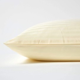 Homescapes Damask Pillowcase, 100% Pure Egyptian Cotton Pillow Case, 330 Thread Count, 48 x 74 cm