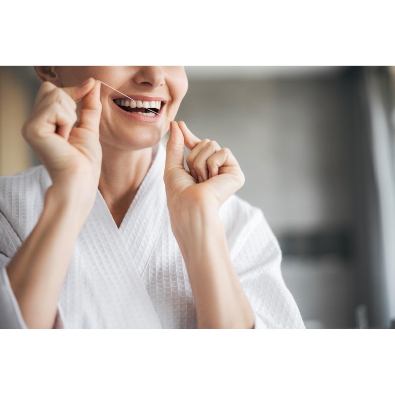 APOTEKE - Filo dentale al carbone antibatterico e sbiancante -