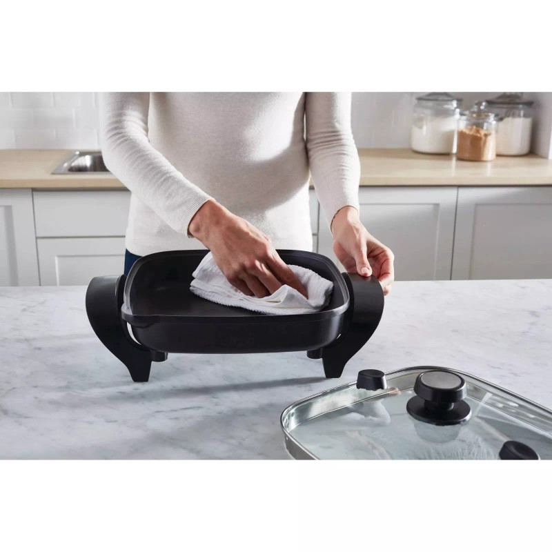 Oster DiamondForce 12x12 Strain & Pour Electric Skillet Nonstick Coating