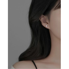 Cute Rabbit Bunny Mini Stud Earrings for Women Teen Girls 925 Sterling Silver Cubic Zirconia Solitaire Crystal Animal Cartilage Tragus Tiny Studs Earring Dainty Jewelry Gifts Birthday (Silvery)