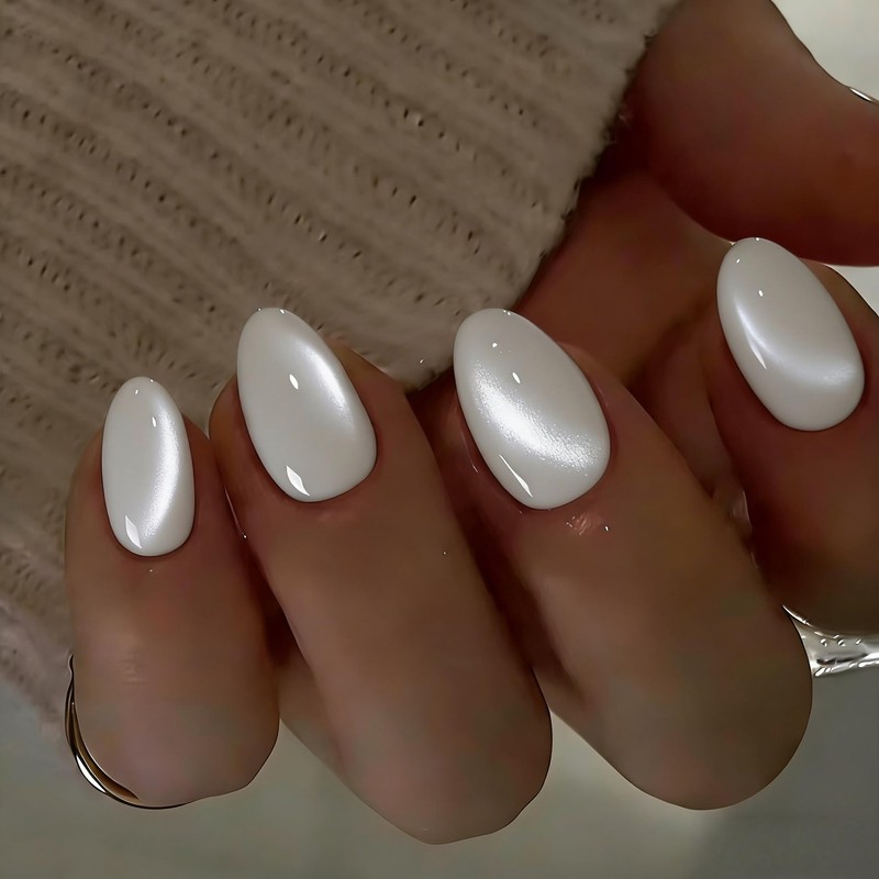 Uñas postizas cortas con forma de ojo de gato -