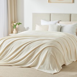 CozyLux Cuddly Fluffy Blanket Sofa 150 x 200 cm for 4 Seasons - Soft/Warm/Lightweight Sofa Blanket Couch Blanket for Sofa/Bed/Couch, Flannel Fleece Blanket 150 x 200 cm Cream