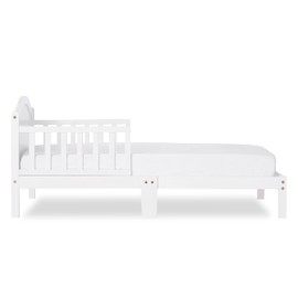Dream On Me Sydney Toddler Bed in White, Greenguard Gold Certified, JPMA Certified, Low To Floor Design, Non-Toxic Finish, Safety Rails, Made Of Pinewood