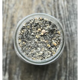 Wholesome Harvest - Corn & Soy-Free Chick Starter Feed - All Grain & Non-GMO Chick Food Starter with Omega 3 - Chicken Feed for Growing Healthy Chicks with High-Protein 22% and Probiotics - 10 Lb