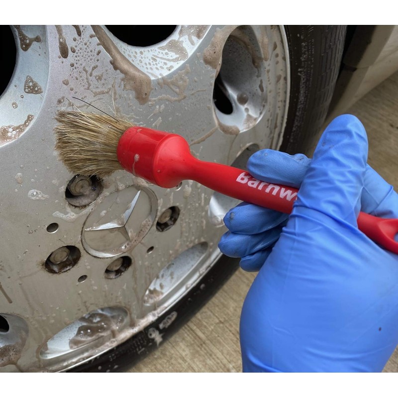 Barnwell Sash Detailing Brush No.10 (17mm) Alloy Wheel Engine Bay