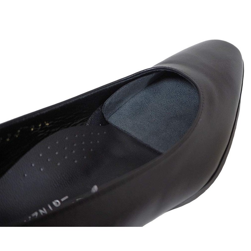 Pumps for narrow and narrow feet to reduce front slippage