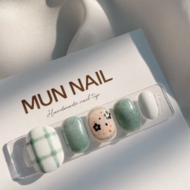 MunNail Baby Flower Nail Tips - Lipstick / MunNail 베이비플라워 네일팁 - 립스틱