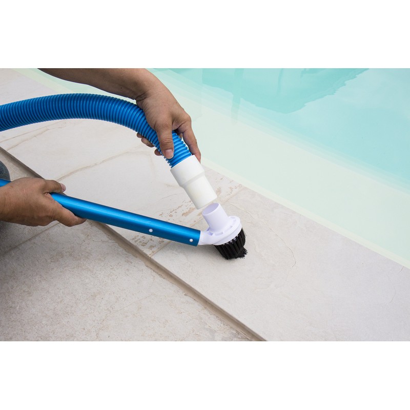 Steinbach removing leaves from swimming pools 61125 Corner White, 87