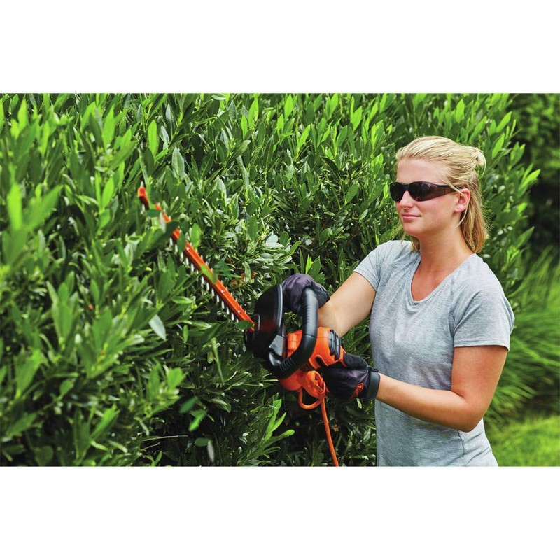 BLACK+DECKER 18-Inch Electric Hedge Trimmer (BEHT200)