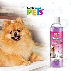 Fancy Pets Essentials Shampoo con Acondicionador 2 en 1 de Perro con 500 Mililítros