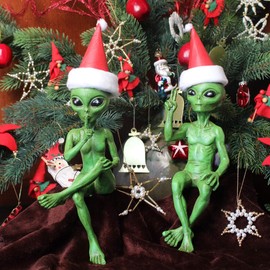 Alien Invasion - X'Mas Decoration Ledge Loungers Peace & Quiet 13" H Seasonal Home & Garden Statues Figurine Set - Cosmic Green