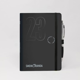 Smemoranda - Weekly Planner 12 Months, January - December 2023 - Soft Cover, Squared - Large Format 12.9 x 18.7 cm - Pen Included - Colour Black