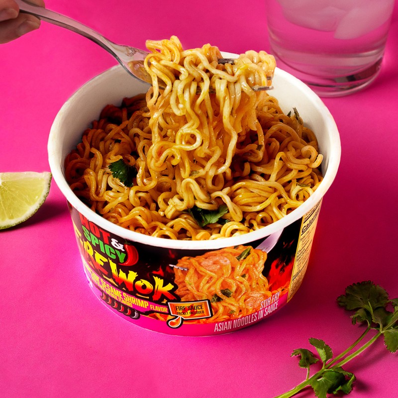 Nissin Hot & Spicy Fire Wok, Scorchin' Sesame Shrimp, 4.55