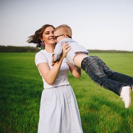Acrylic Flower Earrings for Women,Double Daisy Drop Earrings,Resin Flowers Floral Earrings for Girl Teens Y2k Yellow White Flowers 60/70s Earrings (Colorful, acrylic)