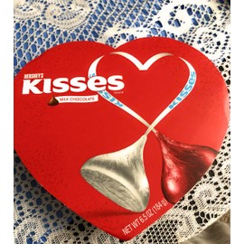HERSHEY'S KISSES Milk Chocolate Candy, Valentine's Day Gift, 6.5 Oz., Heart Box