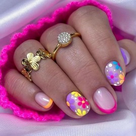 MISUD Spring Press on Nails Short Oval Fake Nails Glossy Glue on Nails Colorful French Tip Acrylic Nails Round Artificial Nails Summer Flower Stick on False Nails with Design 24 pcs