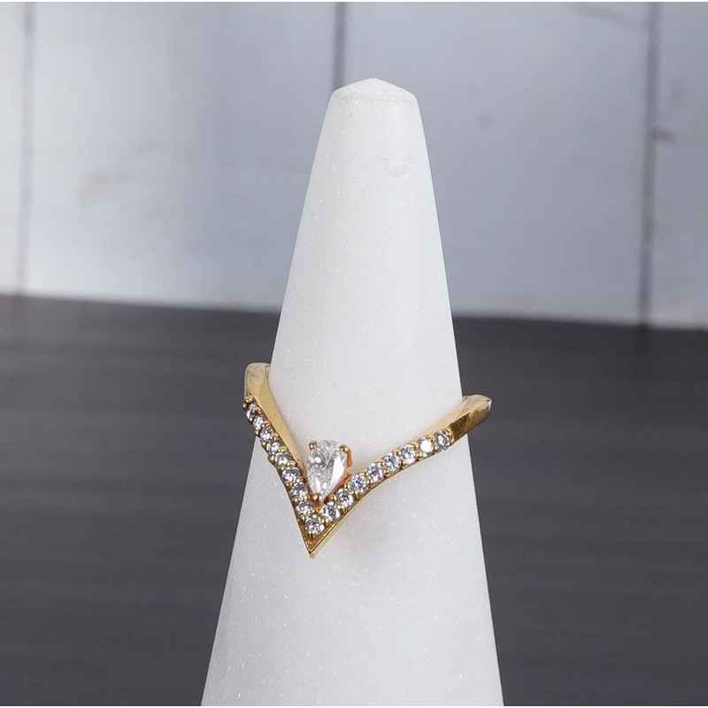 Repan R White Marble Ring Holder