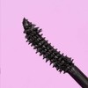 Neve Cosmetics Verlängernde und geschwungene Wimperntusche für falsche Wimpern Effekt