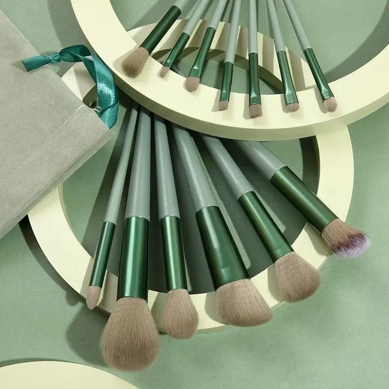 Set Brochas de maquillaje 13 piezas profesional y bolsa verde