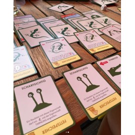 Evolution - about the origin of species. A popular science card game that conveys the principles of evolution theory. Board game for family, circle of friends, biology lessons