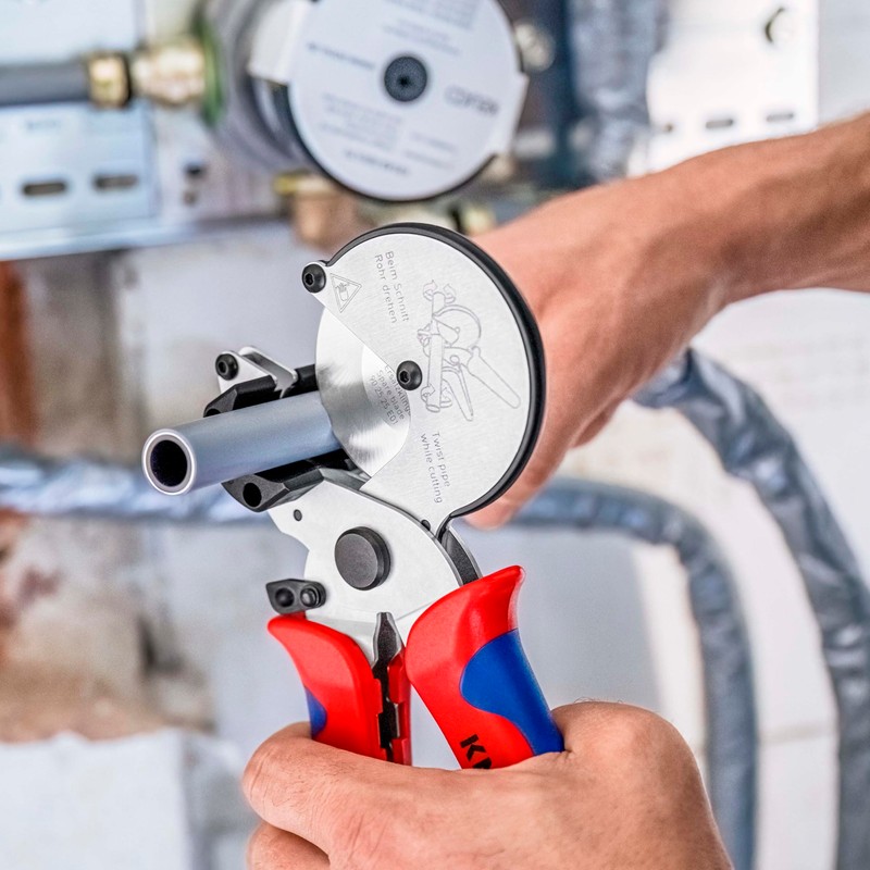 KNIPEX Pipe Cutter for Composite and Plastic Pipes with Multi-Component