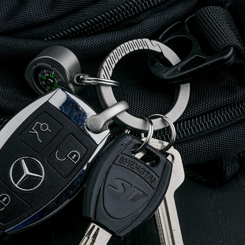 TISUR Men's Titanium Carabiner Keychain for Key Case with Key