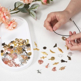 JIEYAO 100 Pieces Charms Pendant Set, Jewellery Pendant Set, Mini Metal Jewellery Pendant in 7 Colours, Mixed Charms for Jewellery, Crafts, Vintage Aesthetic Charms, Accessories for DIY Necklace,