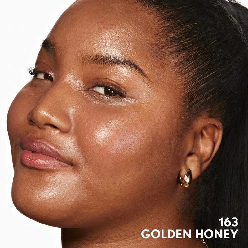 COVERGIRL Clean Invisible Foundation Makeup, Dewy & Glowy Natural Finish,