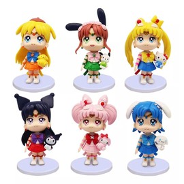 MR. GADGETS Figuras Sanrio x Sailor Moon 8.5cm, Colección Sanrio Scouts Senshi de 6 Unidades, Muñecas de PVC Reforzado, Estatuillas Decorativas Personajes Animados, Juguetes Ideales para Regalo