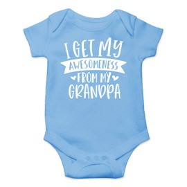 Body de una sola pieza con texto en inglés "I Get My Awesomeness from My Grandpa Infant Really Love My Grandfather", Azul claro, 6 meses