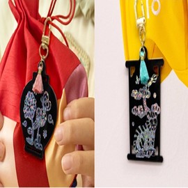 Museum Goods Korean-Chinese Gourd Mues Traditional mother-of-pearl keyring 2 types of selection Korean traditional Insa-dong foreigner gift I agree to third-party provision for K-goods delivery / 박물관굿즈 국중박 뮷즈 전통 자개 키링 2종 선택 한국전통 인사동 외국인선물 K굿즈 배송을 위한 제3자 제공에 동의합니다