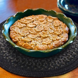 Homespice - Jet Black Round Braided Placemats, Reversible Round Placemats Set of 6 to Use as Primitive Placemats for Table - Absorbs Spills, Easy to Clean - Premium Table Mats Set of 6, 15 Inches