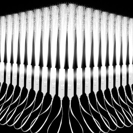 96 Pcs White Fiber Optic Wands LED Glow Fiber Stick Light Up Fiber Optic Wand Glow in The Dark Fiber Wands with 3 Light Modes for Wedding Club Carnival Party Birthday Concerts Favors