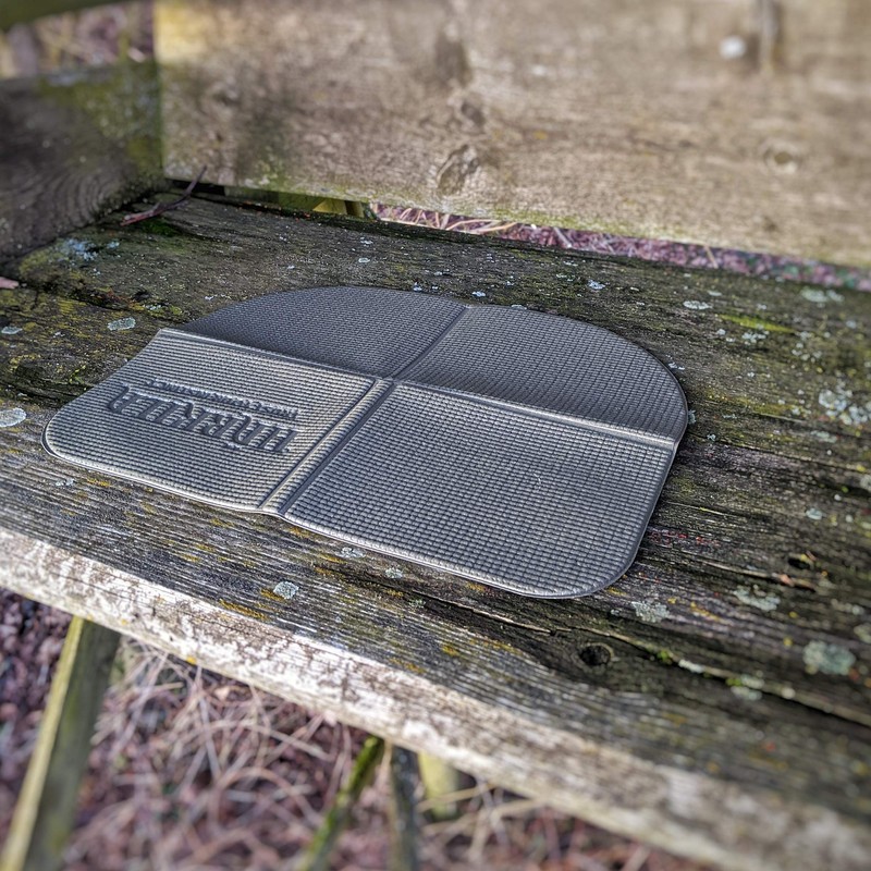 Härkila Waterproof Foldable Outdoor Seat Cushion in Olive - Insulating