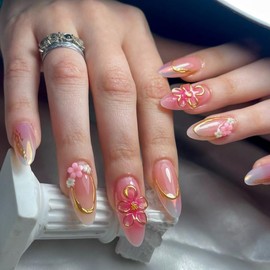 MouyouGlow Press on Nails Kurz,Almond Rosa Gold Striped French 3D Blumen Floral Design Y2K Fake Nails mit Nagelkleber,Pink Flowers Sommer INS Künstliche Fingernägel