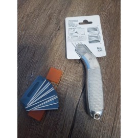 Crain Knife  Crain 733 Carpet Knife and 10 blades