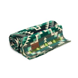 QISU Wool Blanket Throw | Large, Beautiful, Warm, Handmade in Ecuador by Local Artisans |94″ x 78″| Ultra-Soft, Hypoallergenic & Breathable | Non-Itchy or Scratchy Fabric (Shamrock Star)