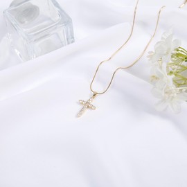 Cross Necklaces for Women Jewelry Necklaces for Teen Girls Women 16K Gold Plated Cross Pendant Choker Necklace Valentine's Day Jewelry Gifts for Women Girls Gold C17