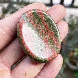 Fekuar Natural Unakite Crystal Thumb Worry Stone, Hand Carved Healing Crystal Pocket Stones for Anxiety Stress Relief Meditation, Oval Shaped