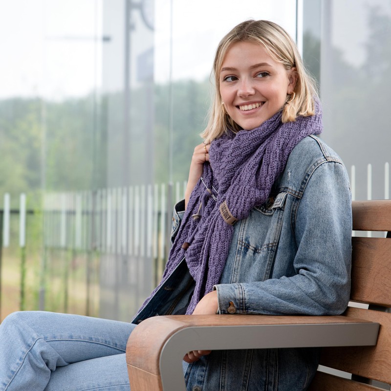 KNIT FACTORY - Jaida Triangular Scarf - Women's Knitted Scarf