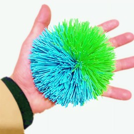 EDUCATION THROUGH PLAY Bola grande de silicona con cuerda de arco iris de 4.5 pulgadas, bola esponjosa, bola de estrs de overol (azul y verde)        