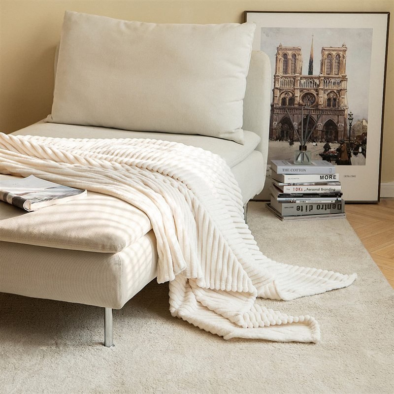 QOFLY Soft Cuddly Blanket, White, 150 x 200 cm, Gift